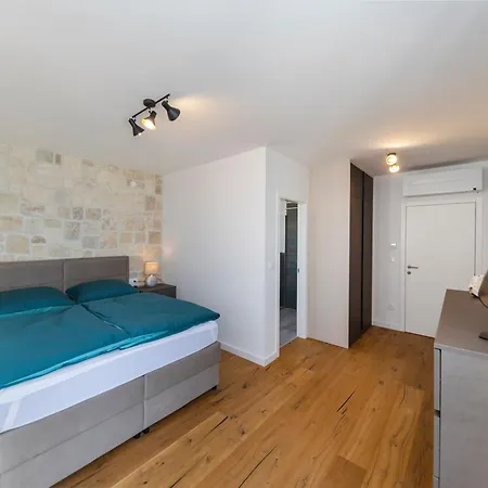 Luxury Beachfront In Kozino, Zadar With Stunning Sea Views *
