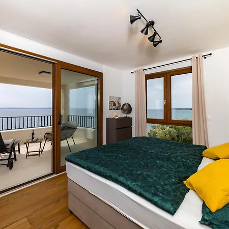 Villa Luxury Beachfront In Kozino, Zadar With Stunning Sea Views Kožino
